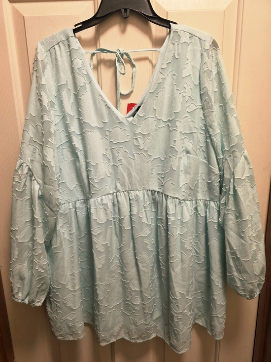 Lane Bryant Tops - Lane Bryant Floral Textured V-Neck Blouse Size 14/16